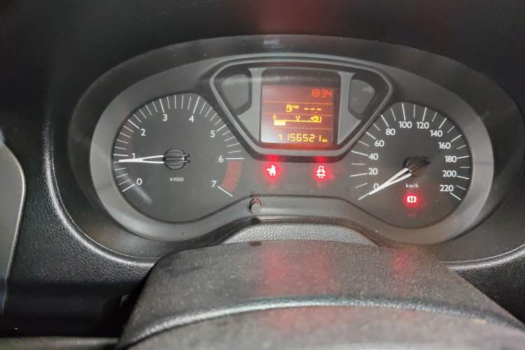 Used Citroen Elysee 2015 Zhishang Edition 1.6L Manual Fashion Model