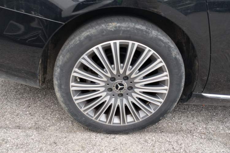 Used Mercedes-Benz E-Class 2021 Restyled E 300 L Luxury Edition Right Rear Wheel Hub