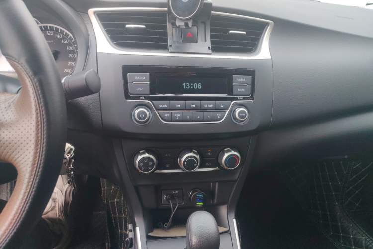 Used Nissan Sylphy 2021 Classic 1.6XE CVT Comfort Edition Audio And AC Panel