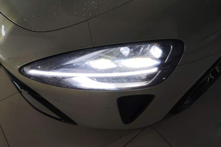 Used Xiaomi Auto SU7 2024 Rear-Drive Long-Range Intelligent Driving Version Left Front Headlight