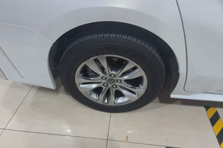 Used Toyota Sienna 2023 2.5L Hybrid Comfort Edition
