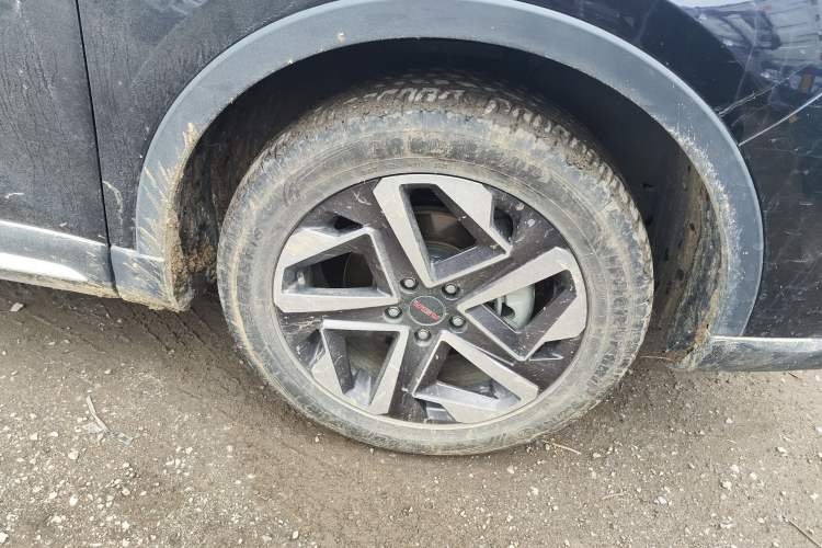 Used Sinotruk VGV U75PLUS 2021 2.0 TGDI Luxury Pro 7-Seater Right Front Wheel Hub