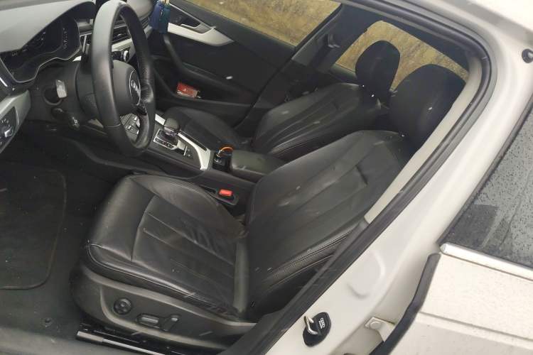 Used Audi A4L 2018 30th Anniversary Edition 40 TFSI Fashion Model