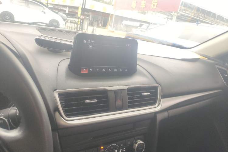 Used Mazda 3 Axela 2017 Hatchback 2.0L Automatic Luxury Model Emission Standard China V Audio And AC Panel