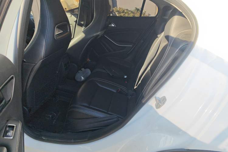 Used Mercedes-Benz GLA 2015 GLA 220 4MATIC Fashion Model
