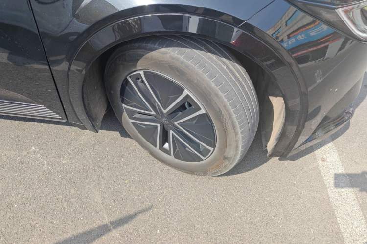 Used Toyota bZ5 2025 Model 550 JOY Right Front Wheel Hub