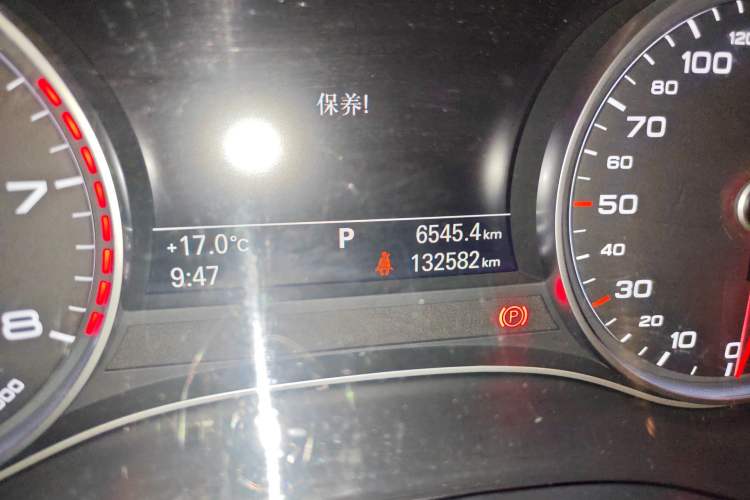 Used Audi A6L 2012 35 FSI quattro Luxury Model Odometer Close Up