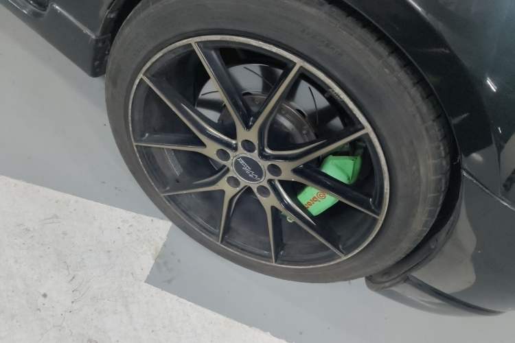 Used Mazda 3 2006 2.0L Manual Standard Edition Right Front Wheel Hub