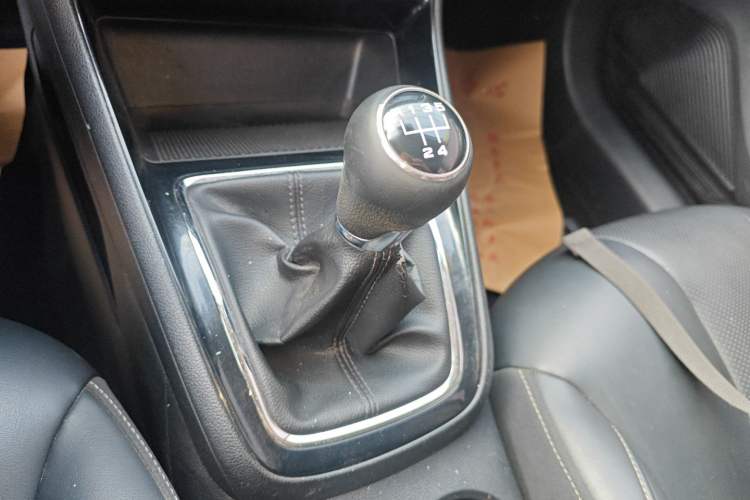 Used Roewe i5 2019 1.5L Manual 4G Connectable Langhao Edition