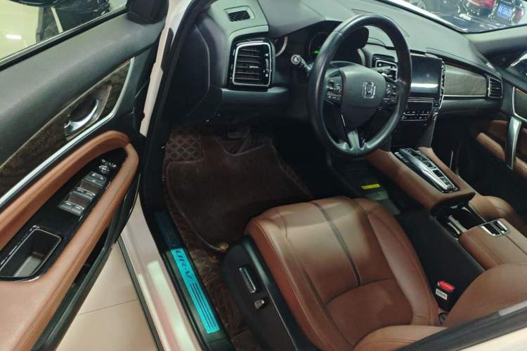 Used Honda UR-V 2020 370TURBO Two-Wheel Drive Luxury Edition
