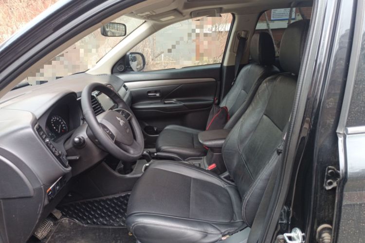 Used Mitsubishi Outlander 2014 2.4L 4x4 Deluxe Value Edition 5 Seats