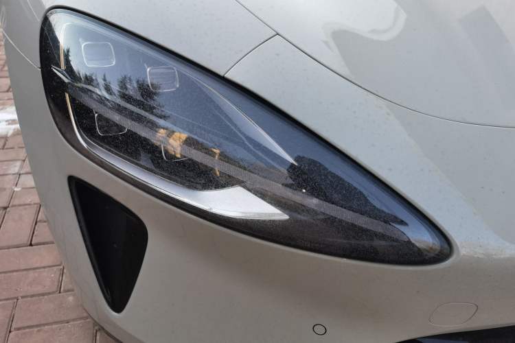 Used Xiaomi Auto SU7 2024 Rear-Drive Ultra-Long Range Advanced Pro-Level Intelligent Driving Version Right Front Headlight