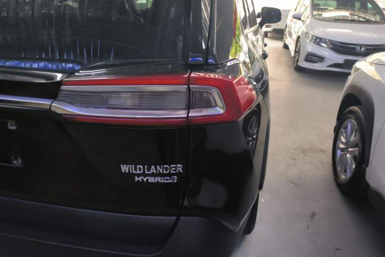 Used Toyota Wildlander 2020 Dual-Engine 2.5L E-CVT Two-Wheel Drive Luxury Edition Exterior 3