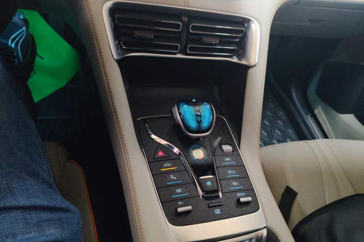 Used BYD Song PLUS New Energy 2021 DM-i 110KM Flagship PLUS Gear Lever