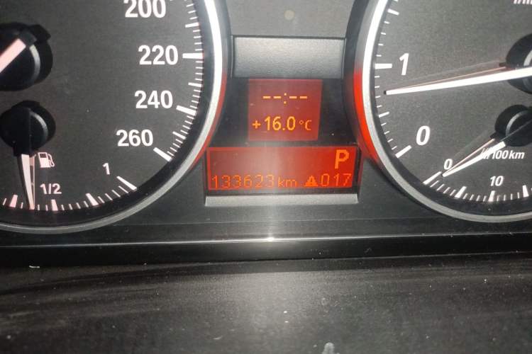 Used BMW 3 Series 2011 320i Luxury Edition
