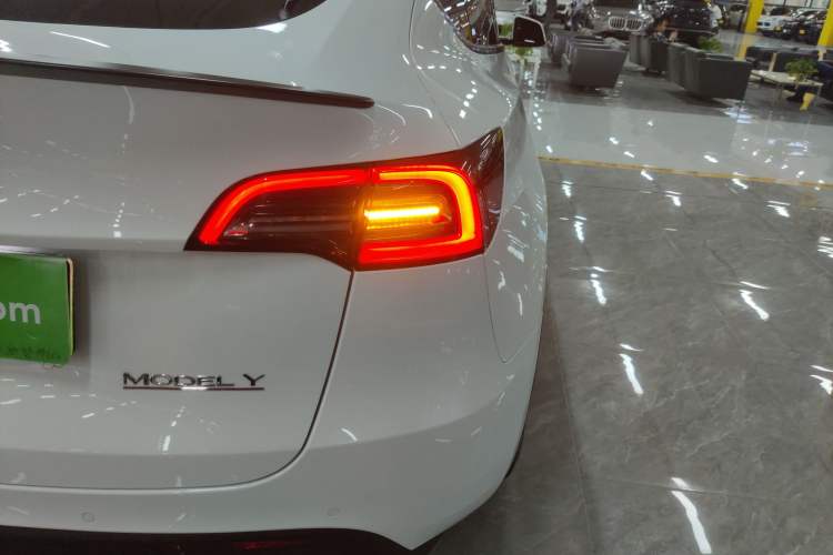 Used Tesla Model Y 2023 High-Performance All-Wheel-Drive Version