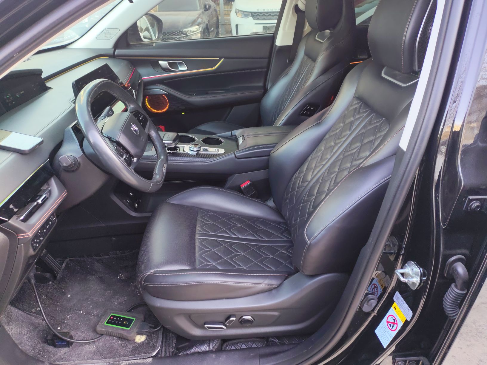 Переднее сиденье в автомобиле