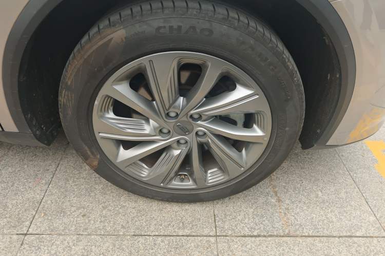 Used Geely Auto Jiajie 2021 1.8TD DCT Luxury Model Right Front Wheel Hub