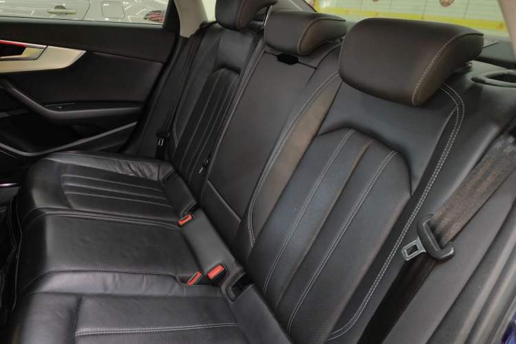 Used Audi A4L 2022 40 TFSI Luxury Dynamic Model