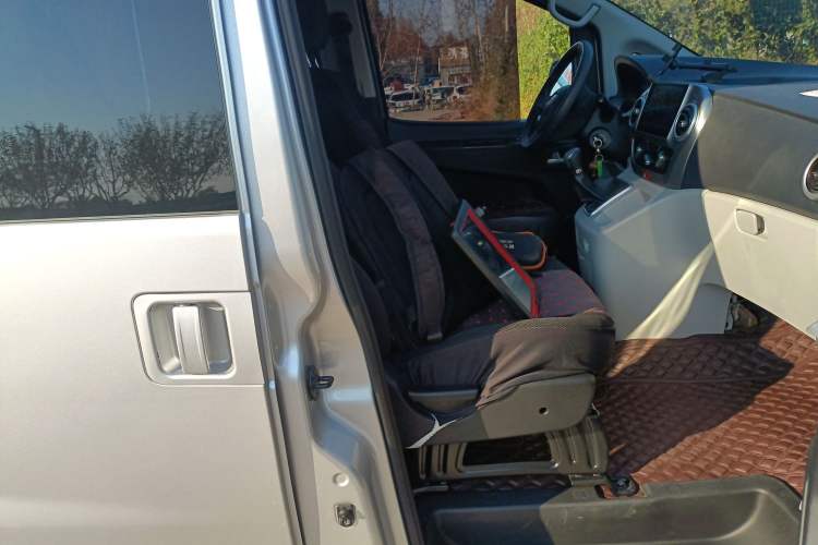 Used JAC Refine M3 2023 PLUS 1.5T 5/7-seat Classic Edition
