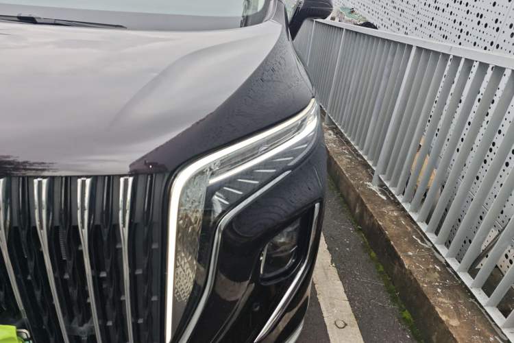 Used Hongqi HQ9 PHEV 2024 2.0T Four-Wheel Drive Luxury Edition Left Front Headlight