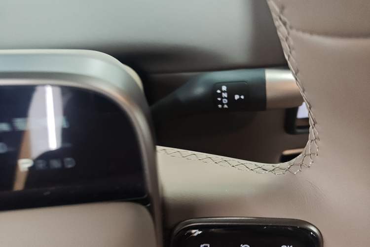 Used Li Auto i6 2025 Model Two-Wheel-Drive Standard Type
