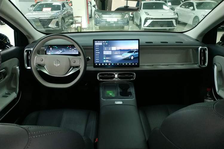 Used Leapmotor B01 2025 550 LiDAR Edition Center Console