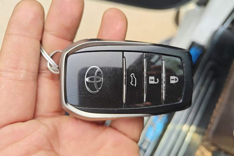 Used Toyota Prado 2016 2.7L Automatic Standard Edition Vehicle Key