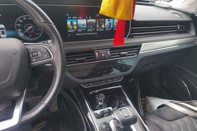 Used Hongqi HS5 2019 2.0T Smart Connect Flagship Edition Audio And AC Panel