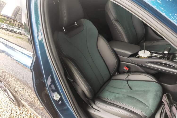 Used Geely Auto Monjaro L 2021 2.0TD DCT EVO Two-Wheel Drive Smart Luxury Version Right Front Seat