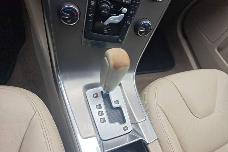 Used Volvo XC60 2012 T5 Comfort Edition