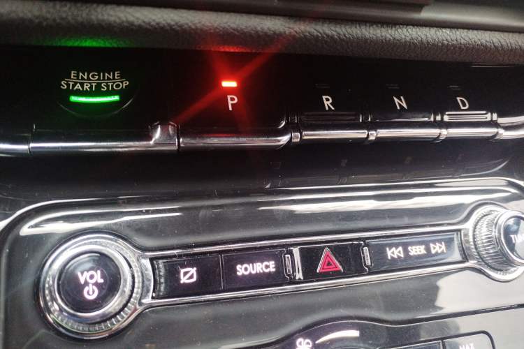 Used Lincoln Corsair 2022 2.0T Two-Wheel Drive Luxury Edition Gear Lever