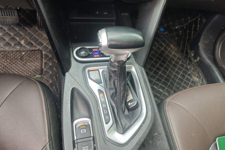 Used GAC Trumpchi GS4 2016 235T G-DCT Elite Edition Gear Lever