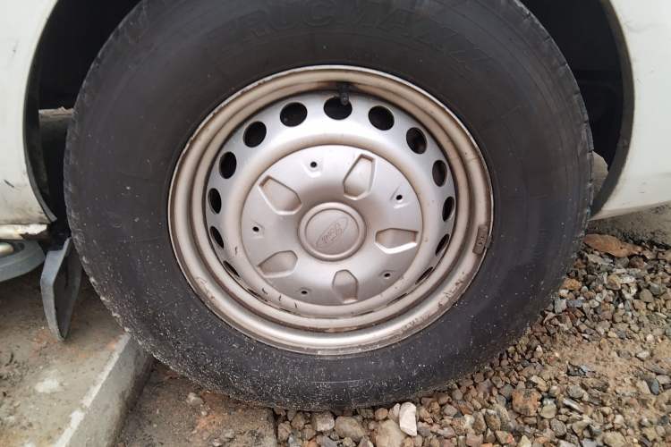 Used Ford Transit 2021 2.0T Diesel Manual Advanced Commercial Traveler Mid-Chassis Mid-Roof 9-Seater China VI