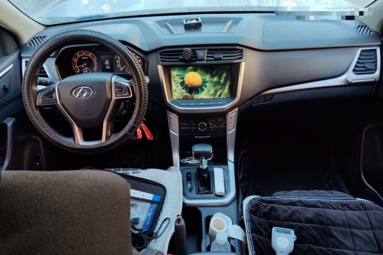 Used SAIC MAXUS T60 2017 2.0T Gasoline Automatic Two-Wheel Drive High-Ride Comfort-Grade Standard Cabin
