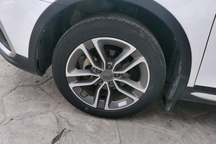 Used Geely Auto Vision S1 2019 Upgraded Model 1.5L Manual Elite Version Left Front Wheel Hub