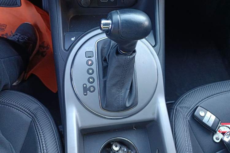 Used Kia Sportage R 2015 2.0L Automatic Two-Wheel Drive DLX Model
