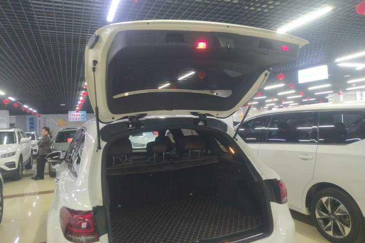 Used Mercedes-Benz GLC 2022 Second Facelift GLC 260 L 4MATIC Luxury Edition