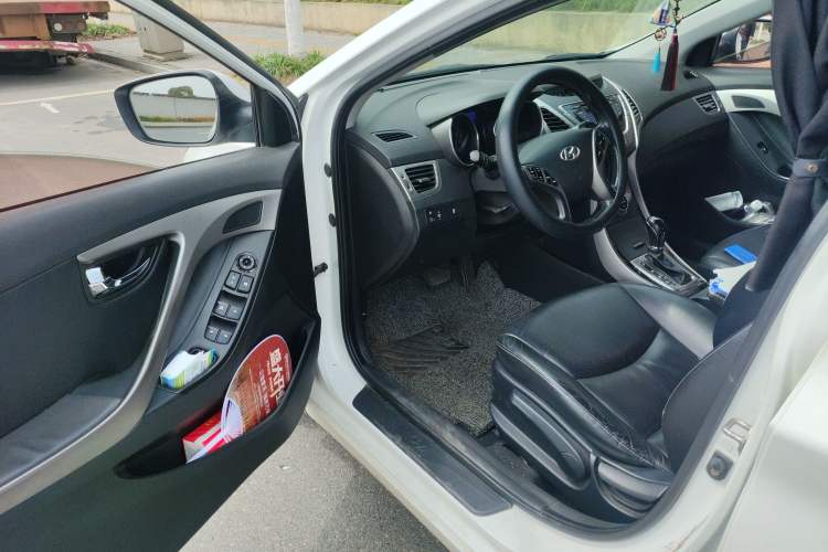 Used Hyundai Elantra (5th Generation / Langdong) 2012 1.6L Automatic Prestige Model
