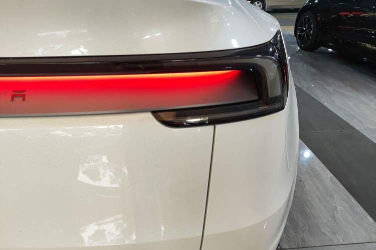 Used Tesla Model Y 2026 Facelifted Long-Range Rear-Drive Model Right Rear Taillight