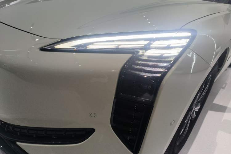 Used Hongqi EH7 2024 690 Pro