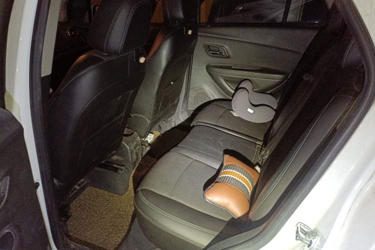 Used Chevrolet Trax 2014 1.4T Automatic Two-Wheel Drive Luxury Model Left Rear Seat