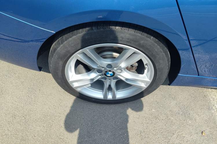 Used BMW 3 Series GT 2019 320i M Sport Package Right Rear Wheel Hub