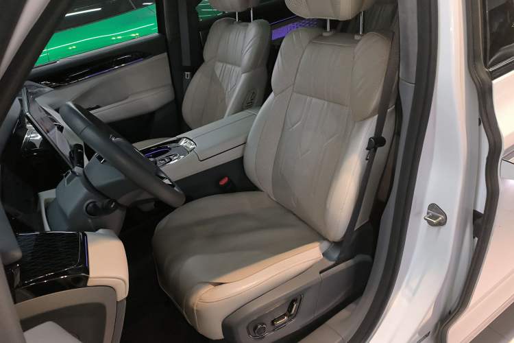 Used Zeekr 009 2022 WE Edition Left Front Seat