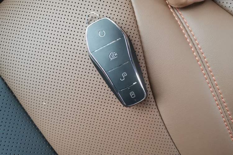 Used BYD Song PLUS New Energy 2021 DM-i 100KM Four-Wheel Drive Flagship PLUS