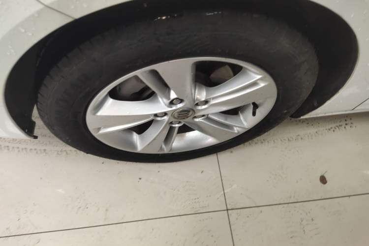 Used Buick Regal 2019 20T Elite Version China VI Standard Left Front Wheel Hub