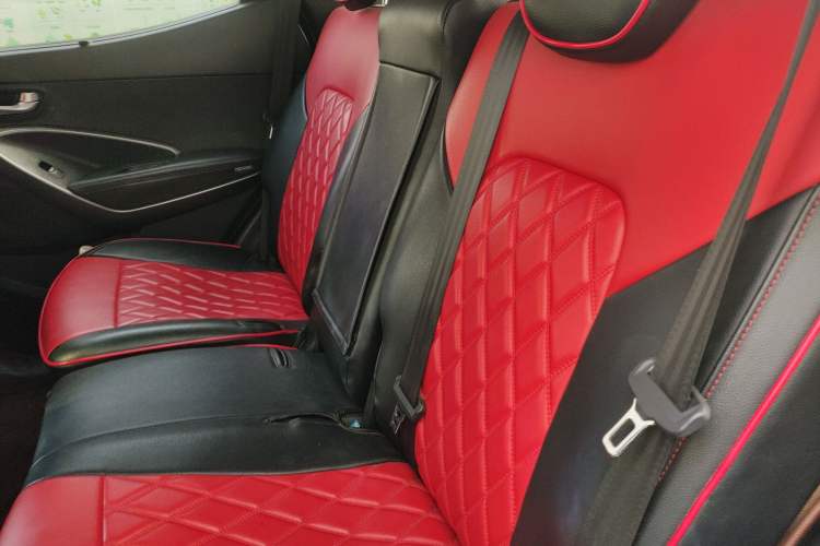 Used Hyundai Santa Fe 2015 2.0T Automatic Two-Wheel Drive Smart Version 5 Seats
