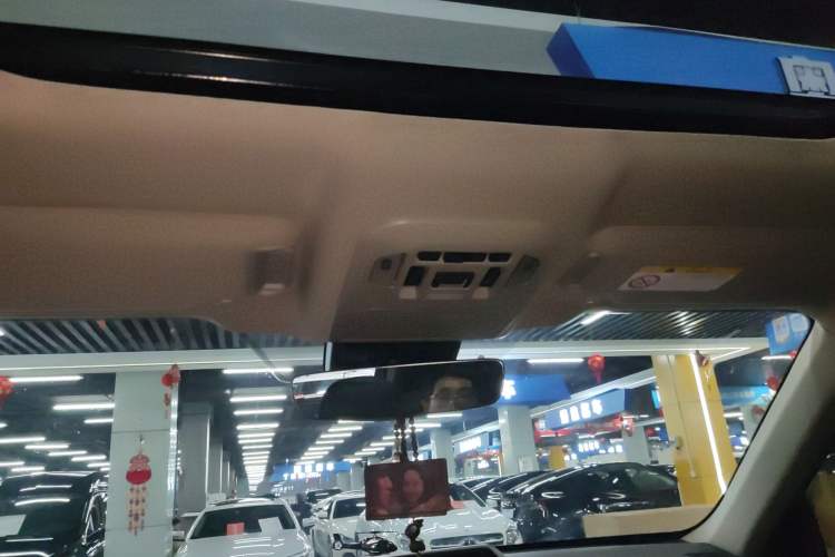 Used Toyota Highlander 2022 Dual-Engine 2.5L Four-Wheel Drive Prestige Version 7 Seats