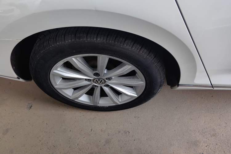 Used Volkswagen Magotan 2017 330TSI DSG Leading Model
