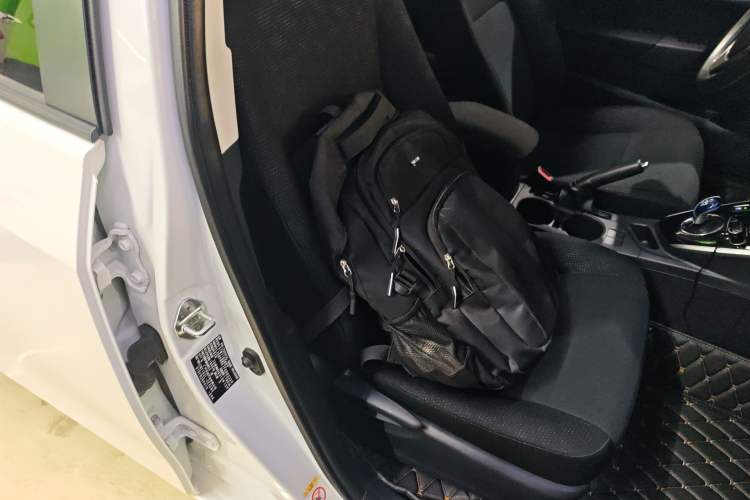 Used Toyota Levin 2016 Dual-Engine 1.8H GS E-CVT Elite Model with Sunroof
